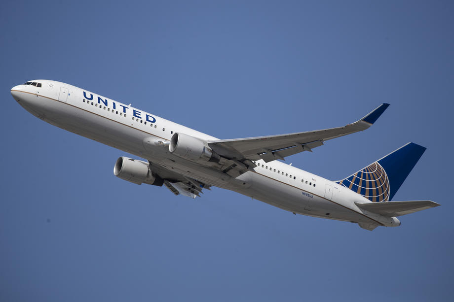 Aircrafts at Los Angeles Airport