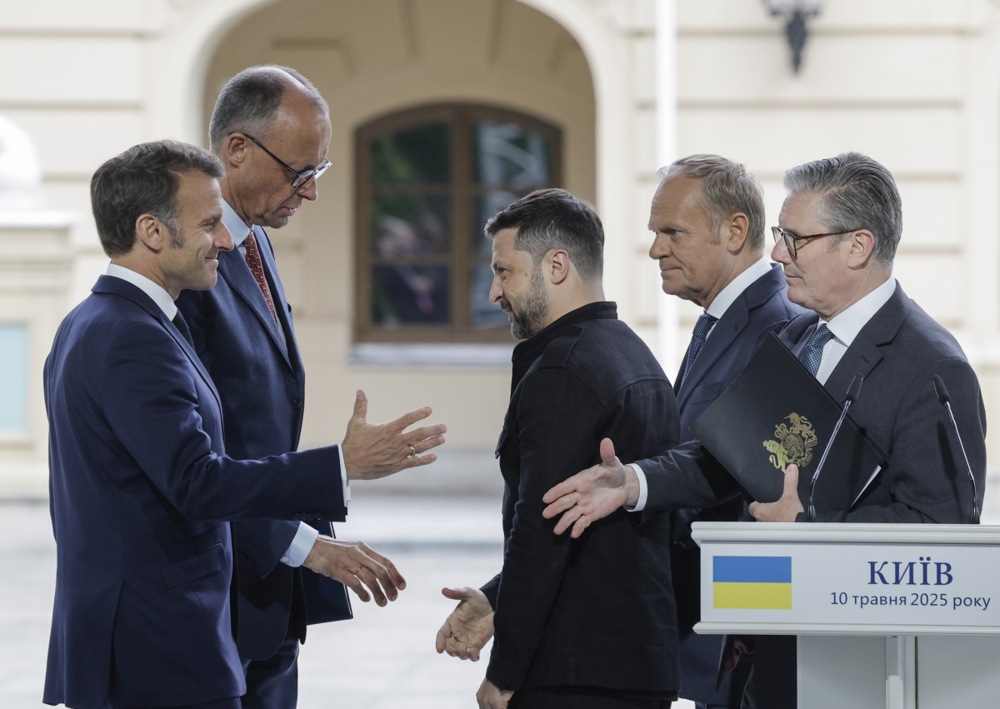 'Coalition of the willing' leaders meet in Kyiv