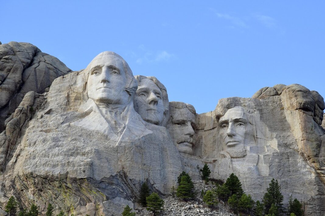 mount-rushmore-4615179_1280