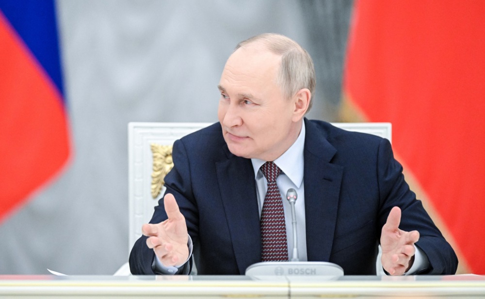 Russian President Putin meets with Bolshoi and Mariinsky Theatres' Board of Trustees