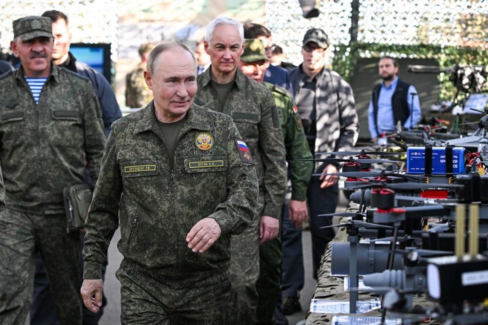 Russian President Putin supervises Russia-Belarus joint military drills