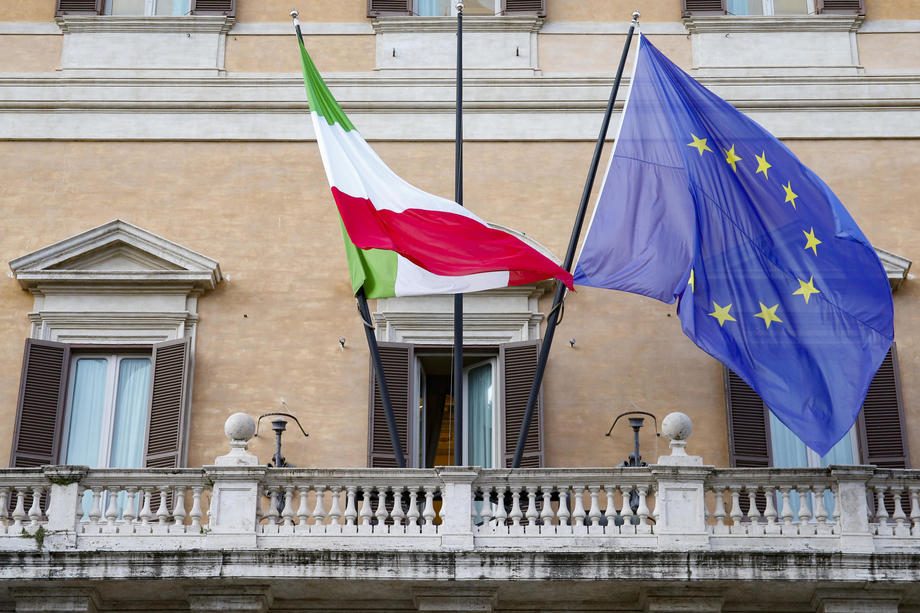 Political consultations amid government crisis