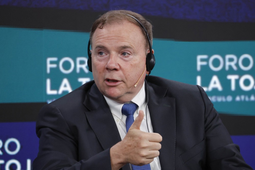 Former Israeli PM Olmert, Palestinian political activist Sinijlawi attend La Toja Forum