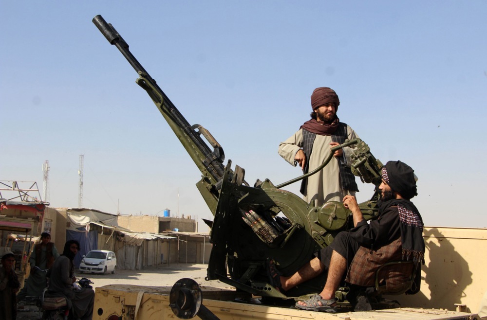 Deadly clashes erupt along Pakistan-Afghanistan border