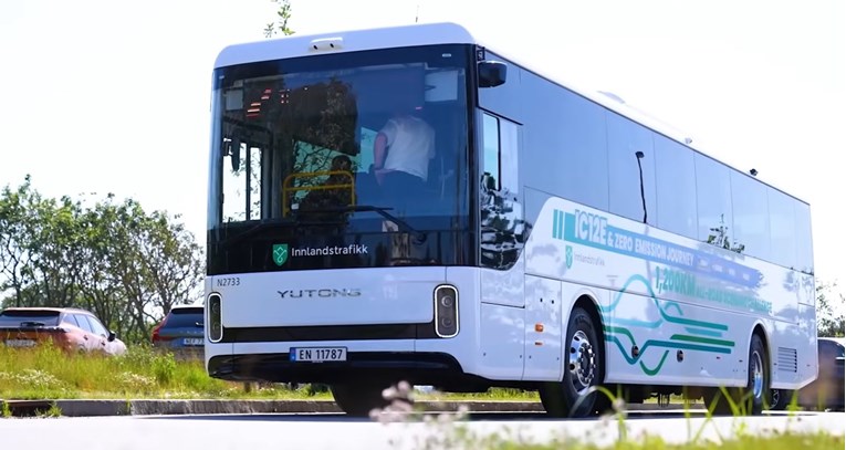 88dc47b5-f99b-4ea5-80f5-7b7605b2887d