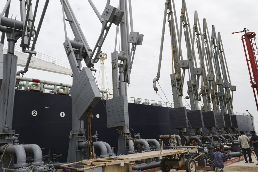 Second shipment of discounted Russian crude oil arrives at Karachi port