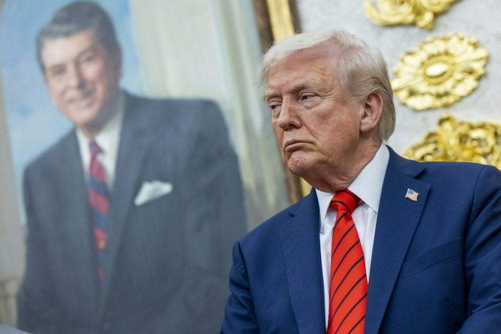 US President Donald Trump announces a drug pricing deal during a press conference in the Oval Office