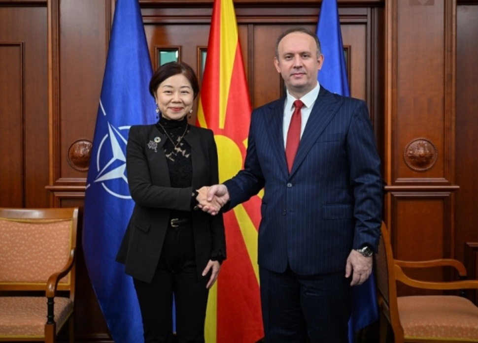 gashi ambaadorka kina