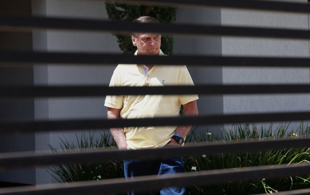 Bolsonaro's defense denies the alleged coup and the trial is ready for sentencing