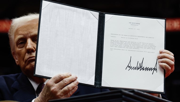 Трамп потпис