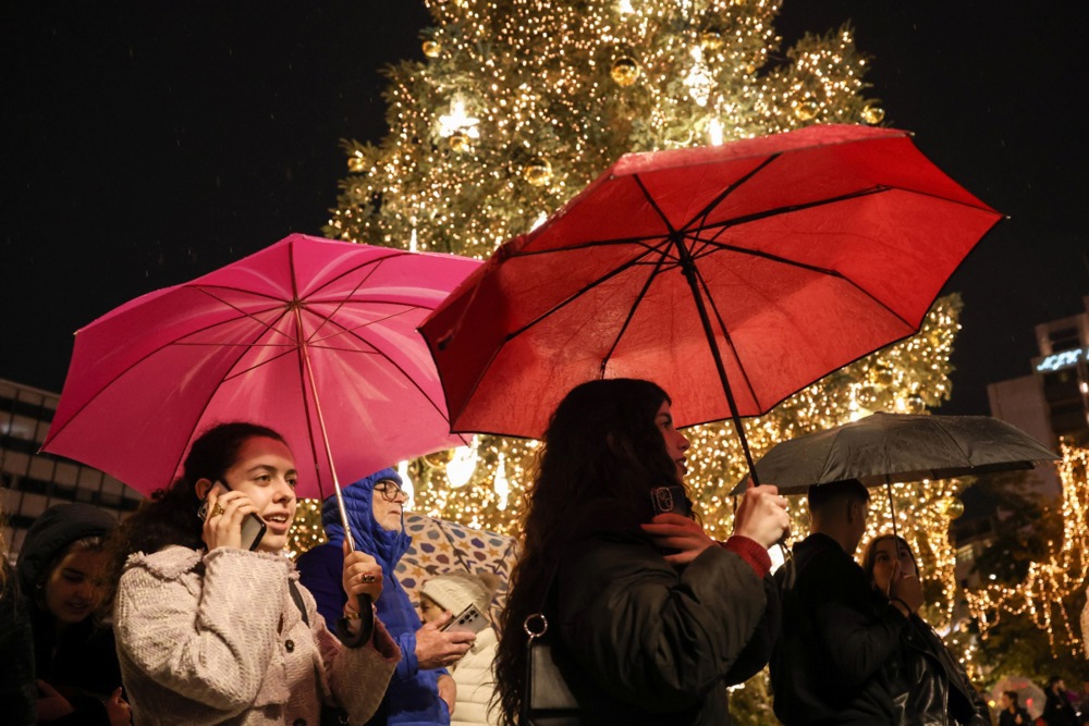 Athens kicks off festive season with Christmas tree lighting