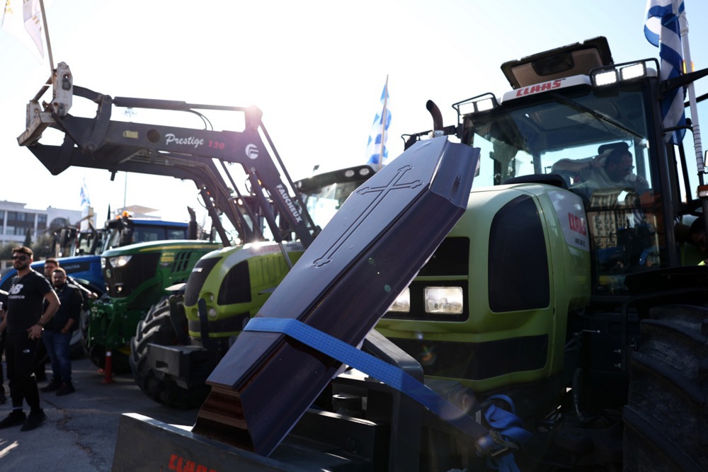 Greek farmers escalate nationwide protests over rising costs and delayed subsidies