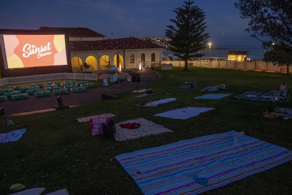 Ten killed, including one gunman, in shooting incident at Sydney's Bondi Beach