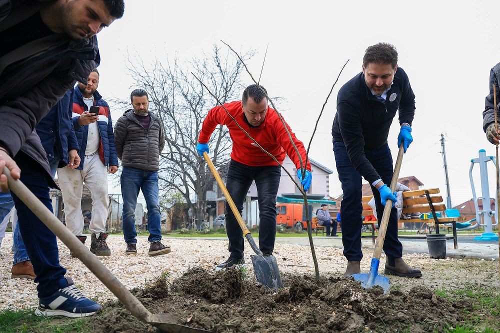 1764843025852_FOTO 2