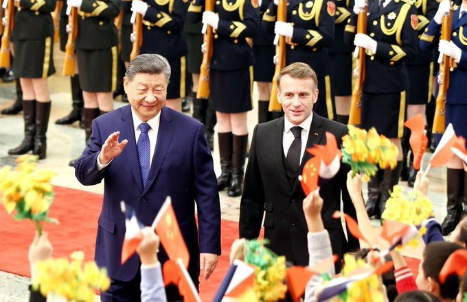 Макрон и Си во Пекинг