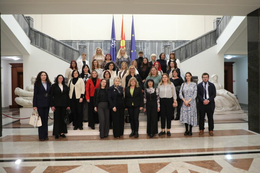 rurazlni zeni vo sobranie 1