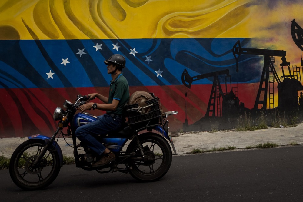 Venezuela's oil industry is being debated for privatization