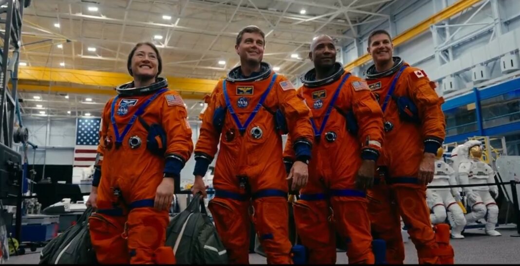 Наса-екипаж-месечина