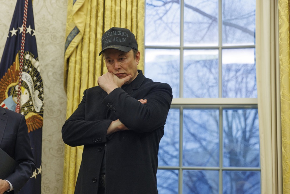 US President Trump Meets with Elon Musk in Oval Office