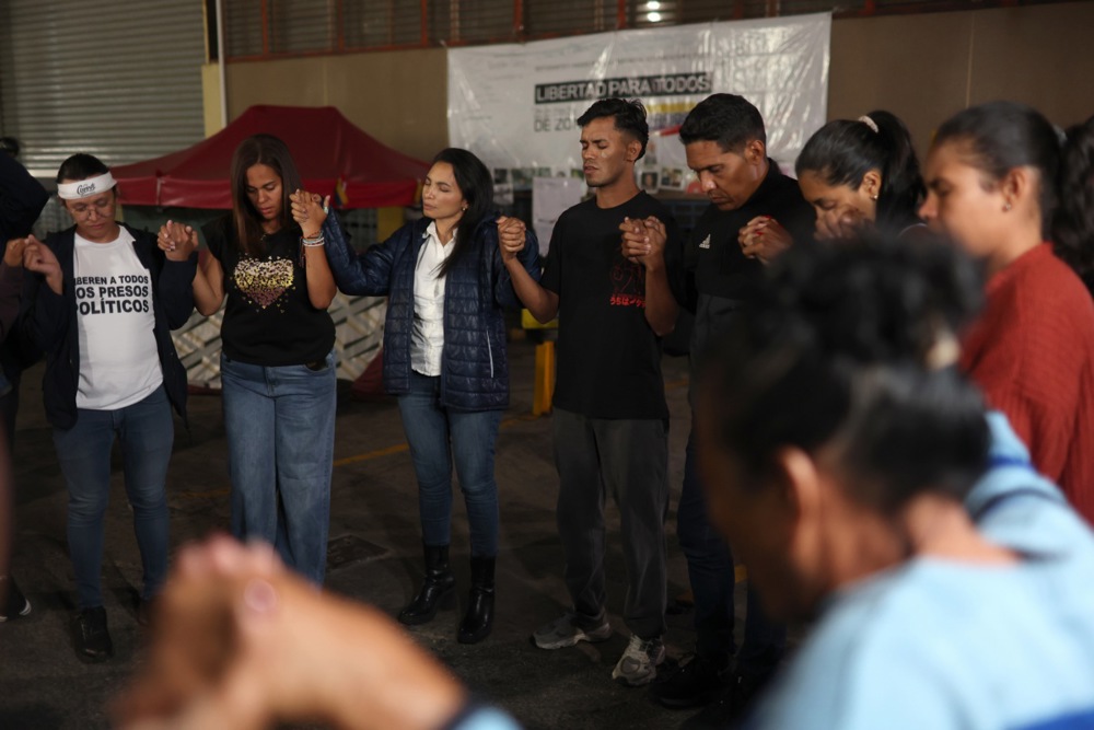 Families of political prisoners celebrate amnesty and end hunger strike in Venezuela