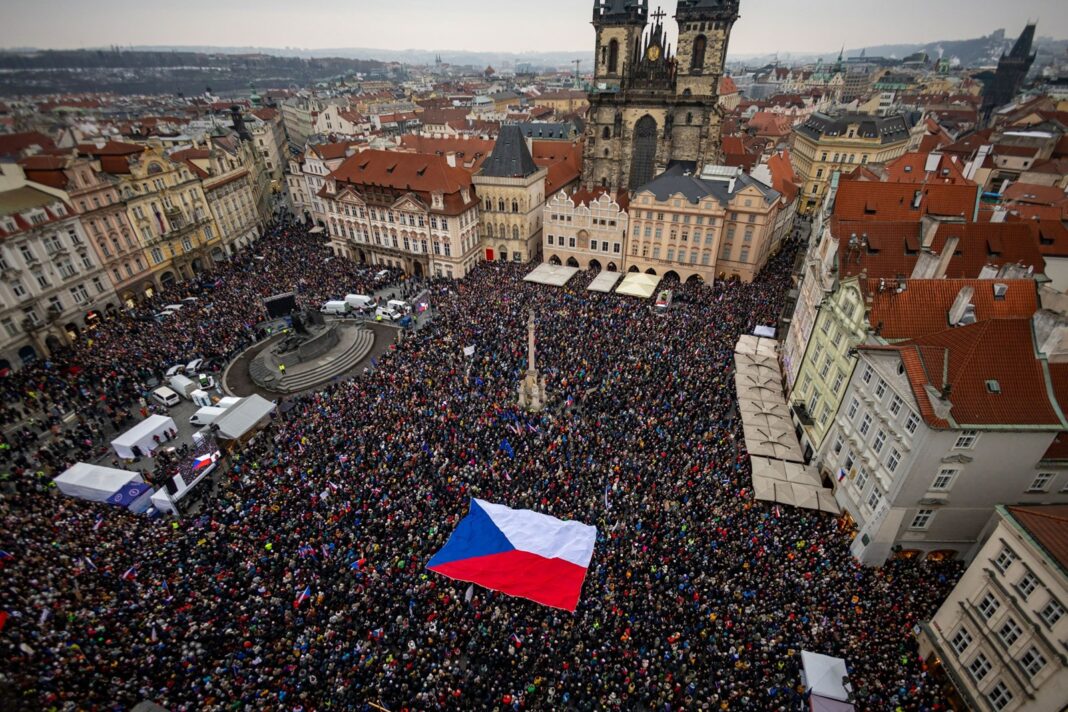 Прага, 12698184