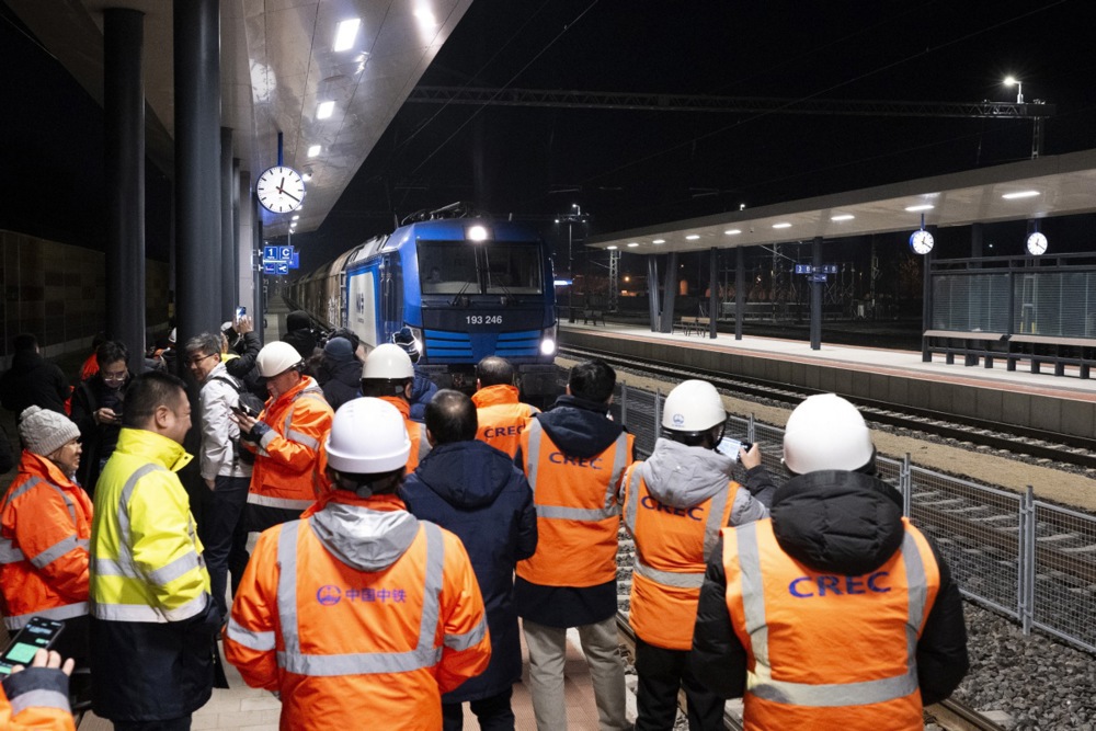 Freight trains commence operation on the upgraded Budapest-Belgrade rail line