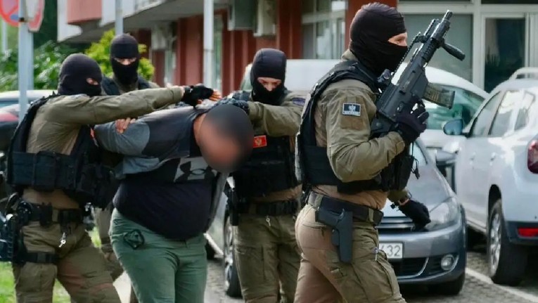 450c1e16-3c9c-48de-b6c1-a1017687553d