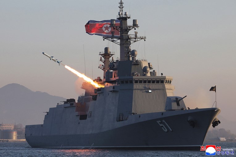 Ким Чое Хјон, 12888079 test-fire of strategic cruise missiles and anti-warship missiles from the destroyer Choe Hyon