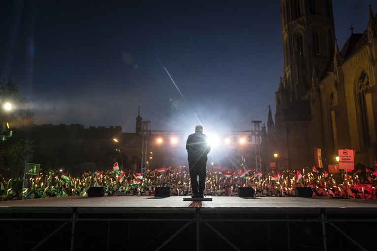 Орбан на митинг