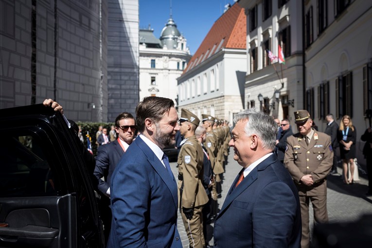 Орбан Венс, 12873189