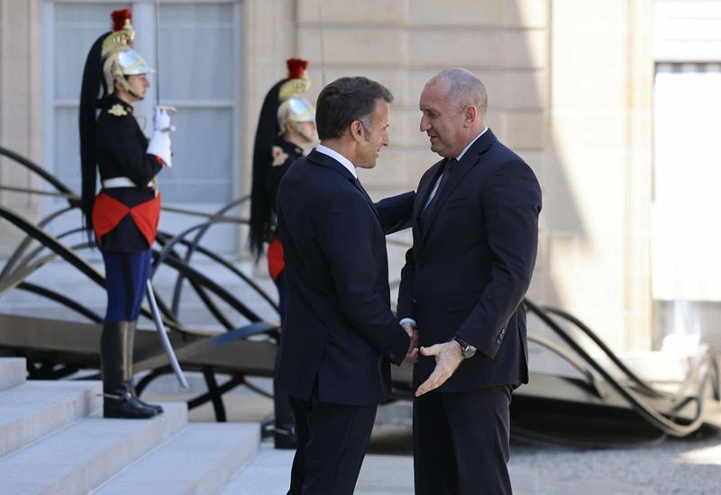 radev makron1