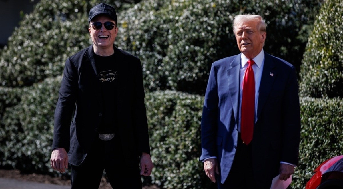 Трамповиот „Ер форс уан“ на пат до Кина преполн со милијардери и шефови на технолошки гиганти