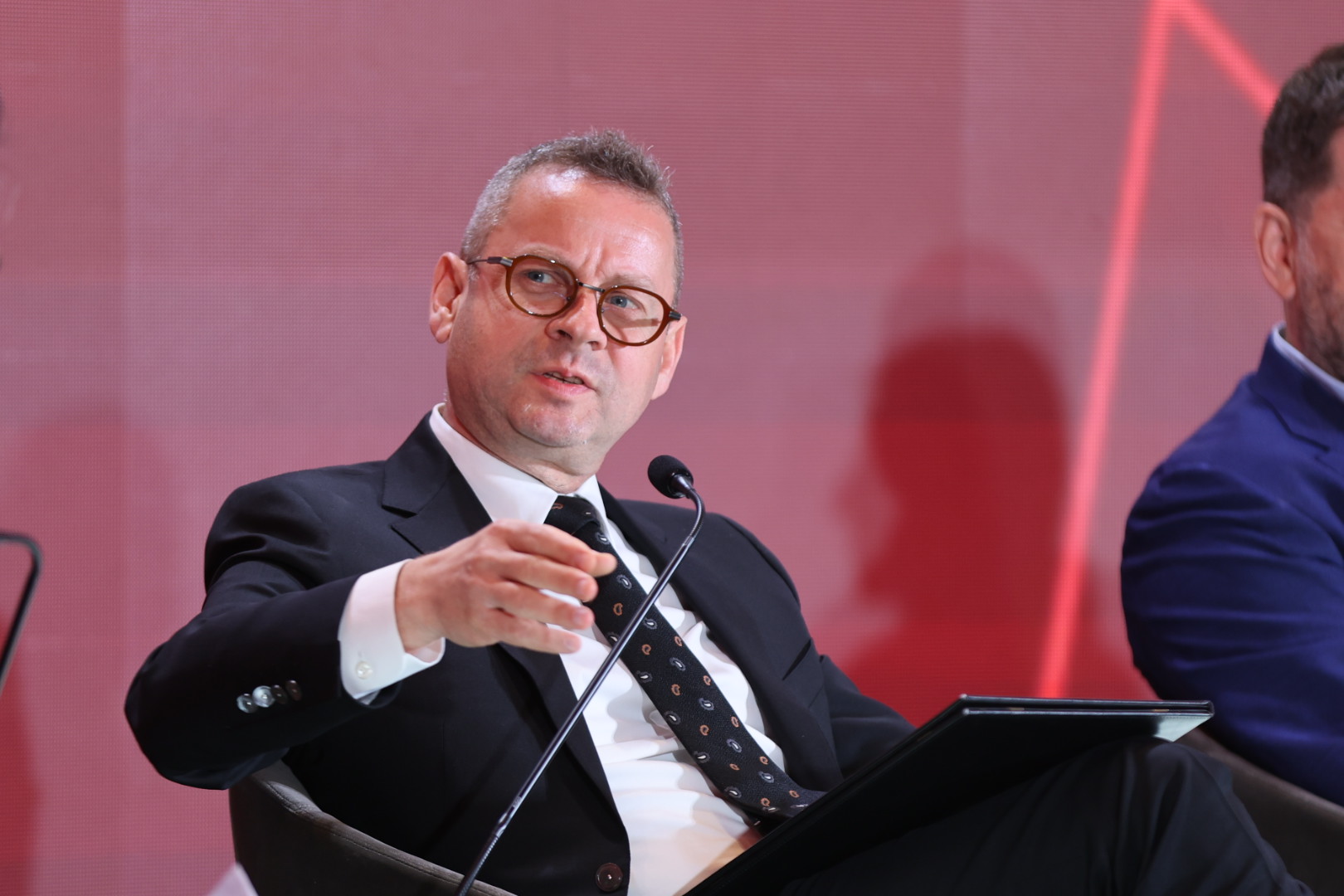 Мукаетов на Самитот Македонија 2025: „Алкалоид“ е пример дека Македонија може да се натпреварува глобално