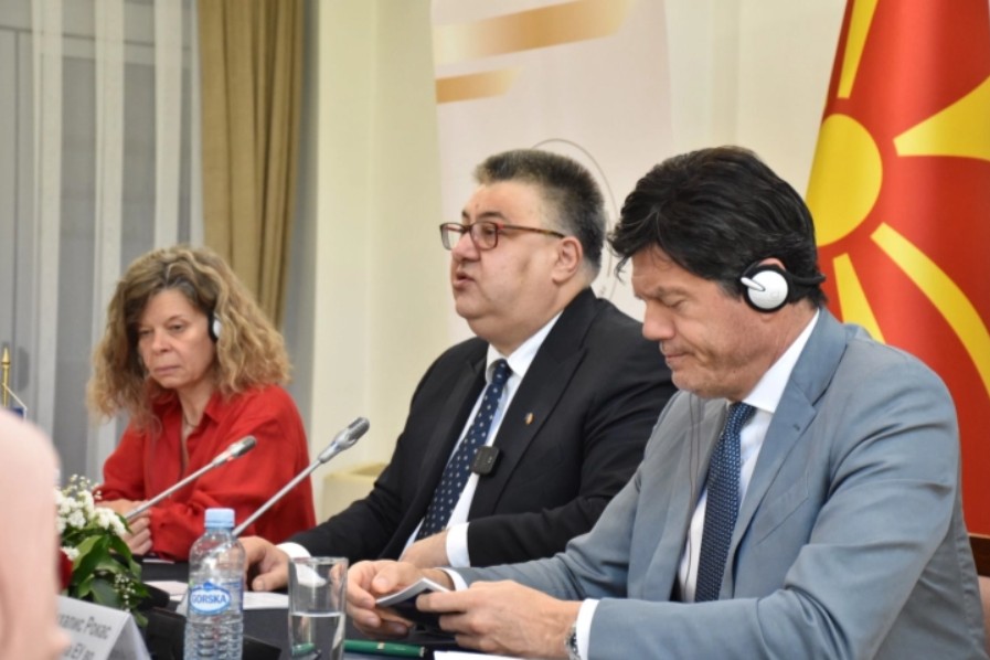 mincev rokas