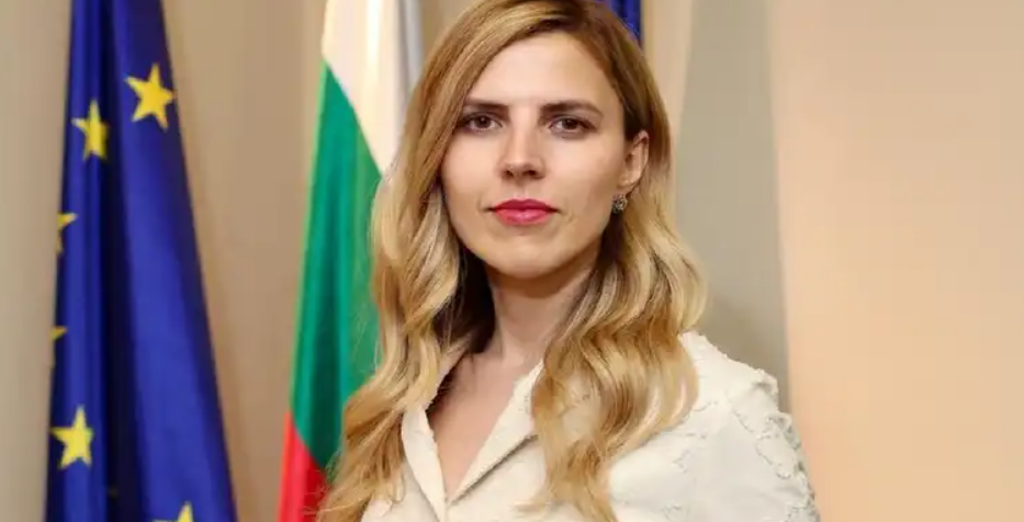 velisava camova